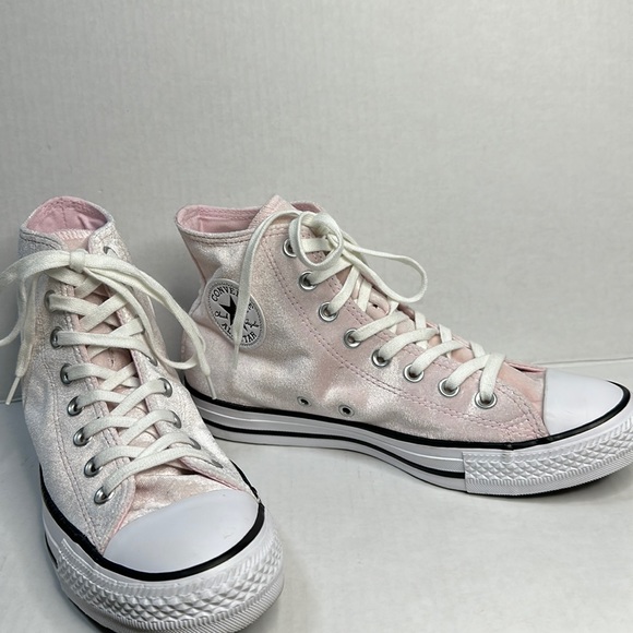 Converse Hi Top Chuck Taylor Pink Velvet Fuzzy Sneaker Women’s Sz 9 - Picture 1 of 11